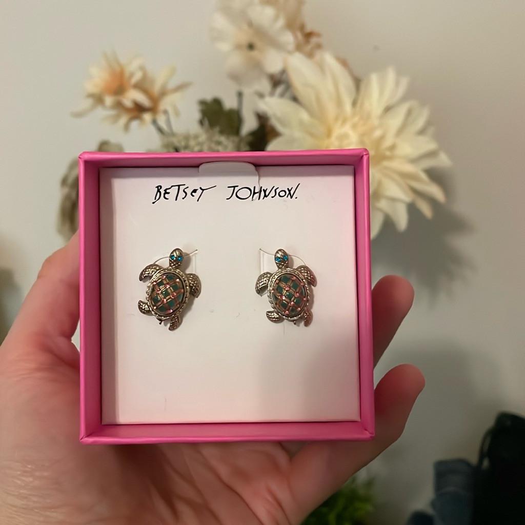 Brand New Betsey Johnson Turtle Earrings